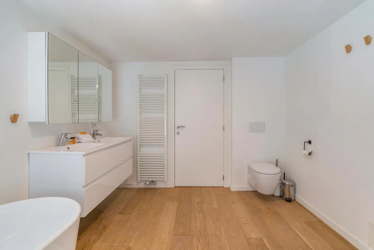 Sersea - Spacious Holiday House In Ostend With Garage Ferienhaus
